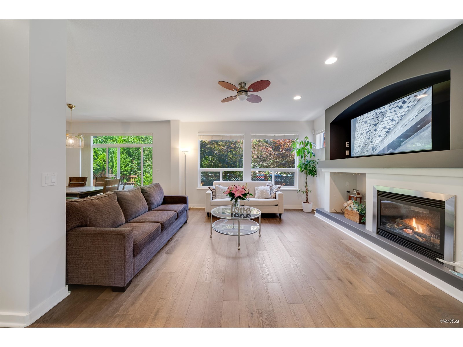Photo 4 of 21143 82 A Avenue, Langley BC
