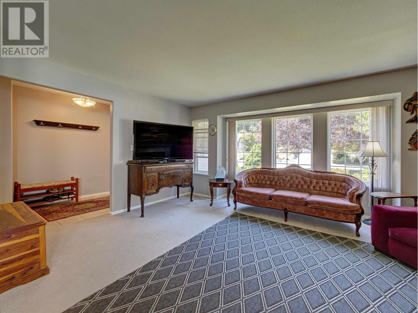 6080 S GALE AVENUE, Sechelt