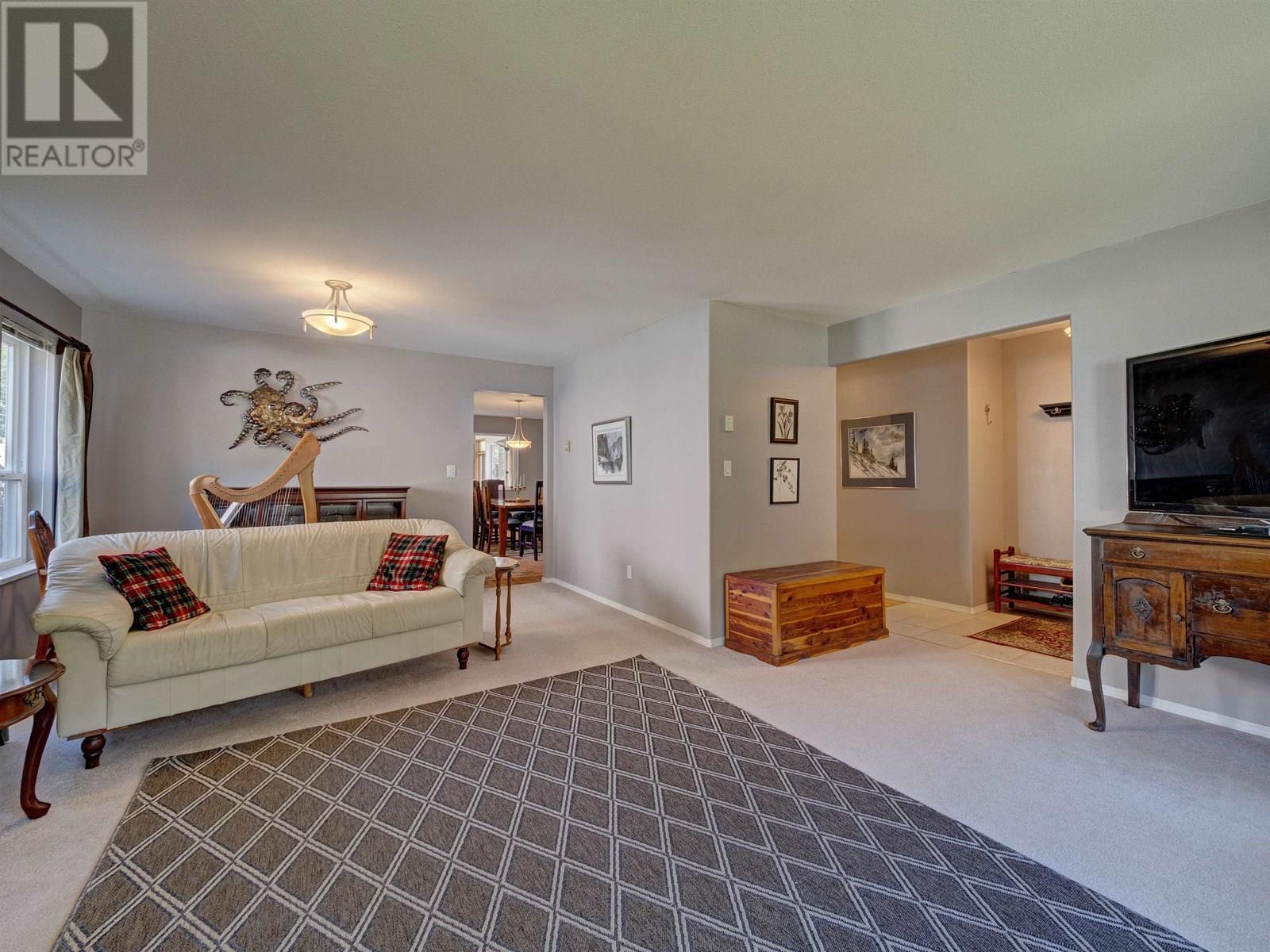 6080 S GALE AVENUE, Sechelt