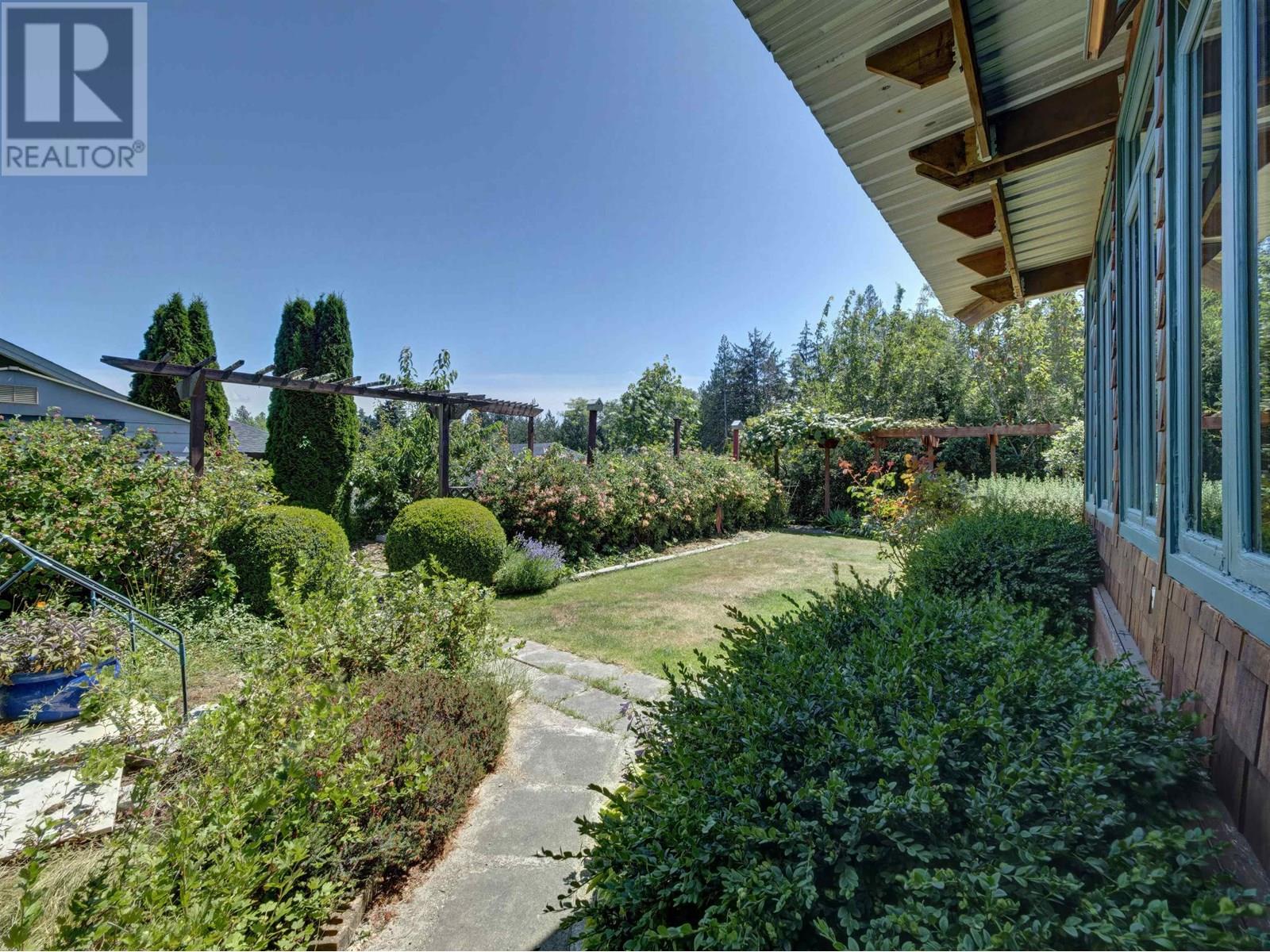 6080 S GALE AVENUE, Sechelt