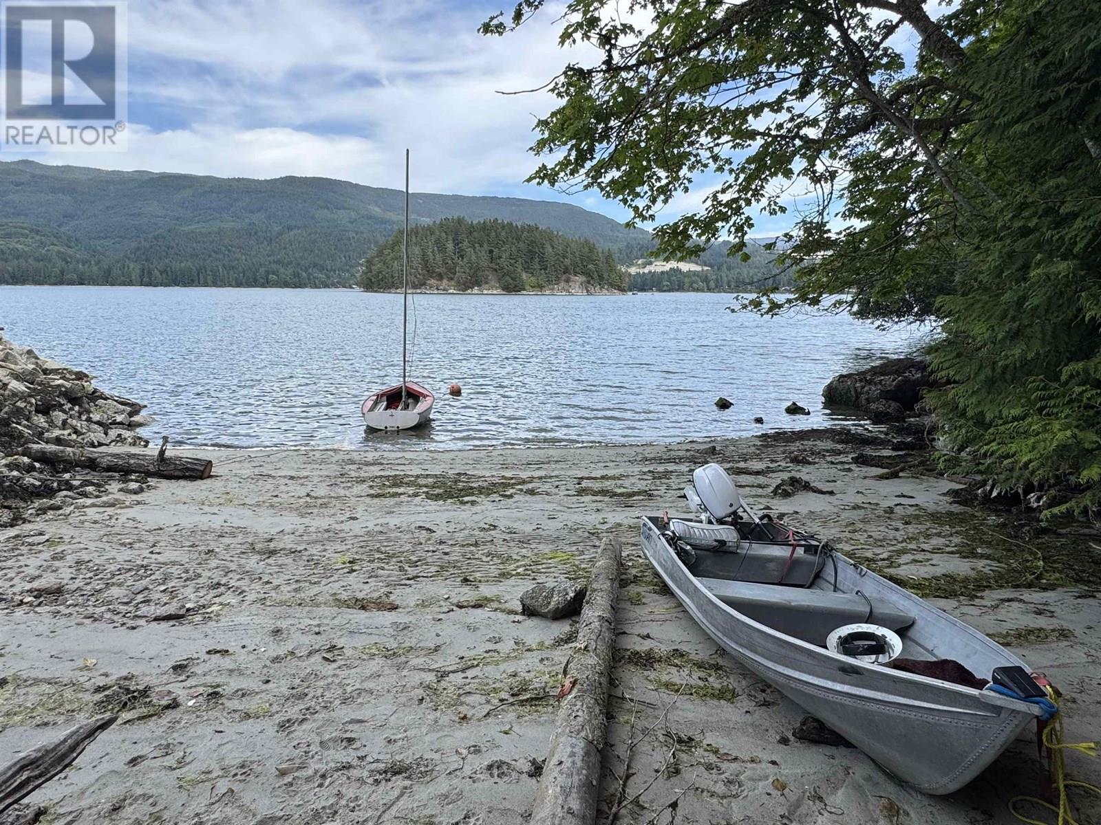 6080 S GALE AVENUE, Sechelt