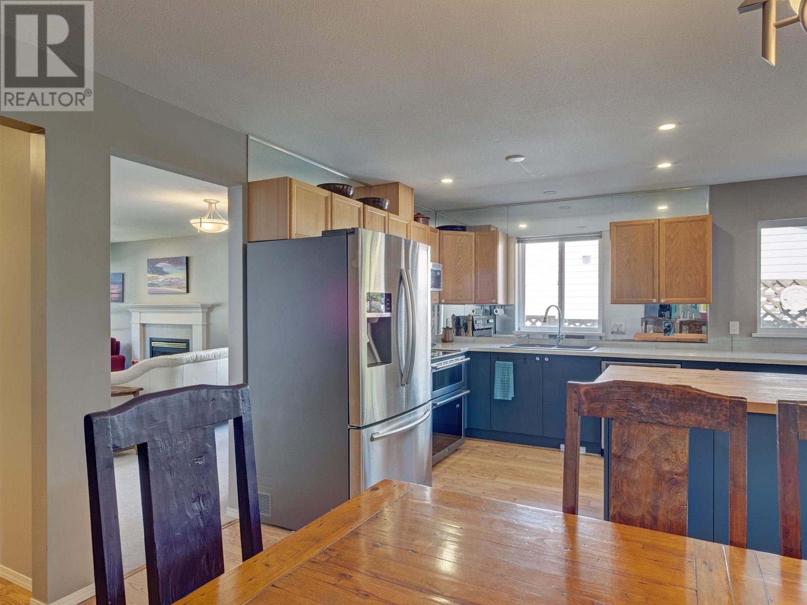 6080 S GALE AVENUE, Sechelt