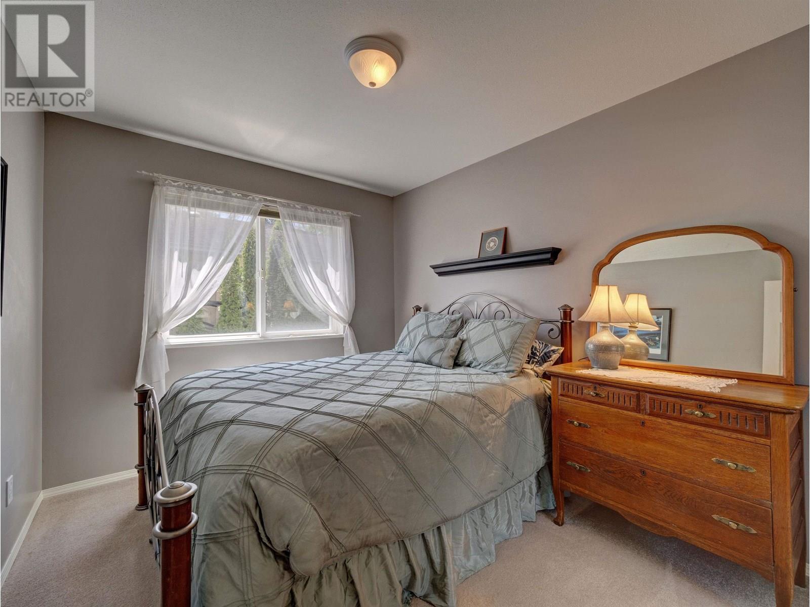 6080 S GALE AVENUE, Sechelt