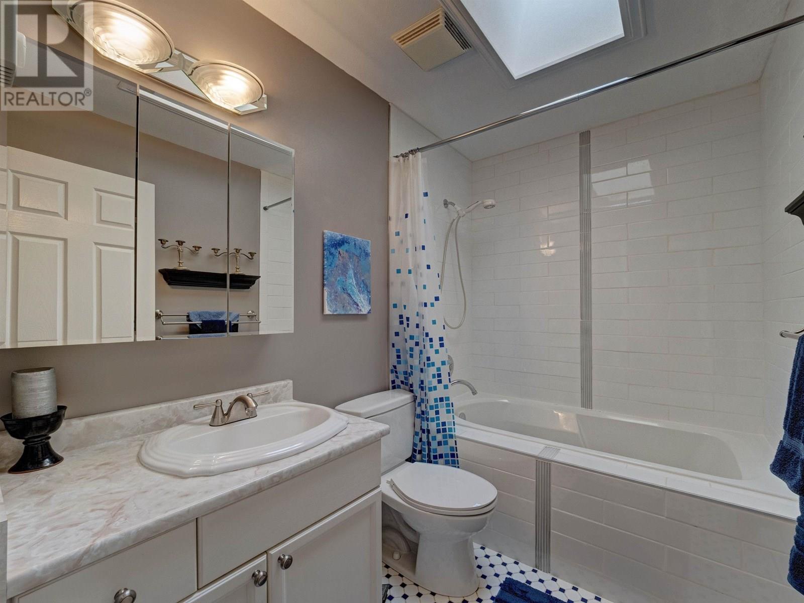 6080 S GALE AVENUE, Sechelt