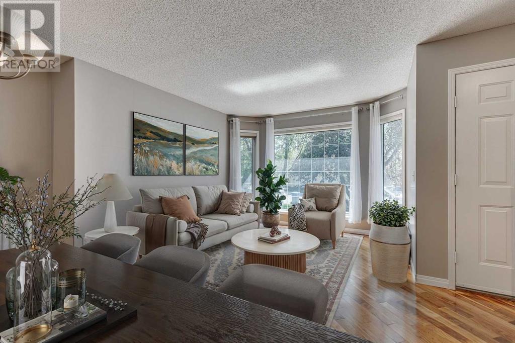 Single Family House for Sale in  Douglasdale Point SE Douglasdale/Glen Calgary 