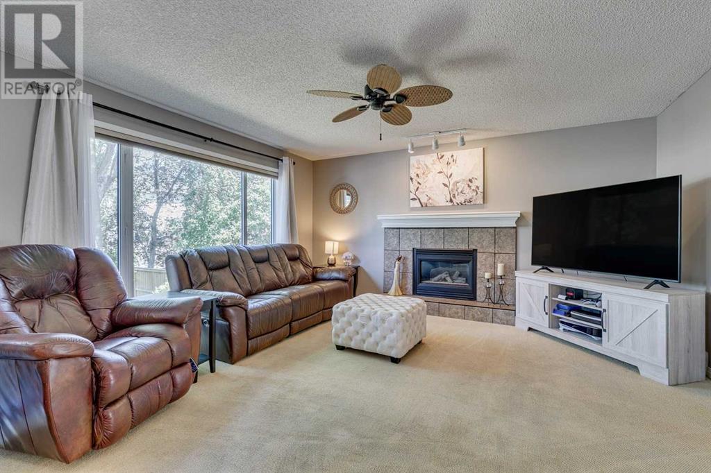 Single Family House for Sale in  Douglasdale Point SE Douglasdale/Glen Calgary 