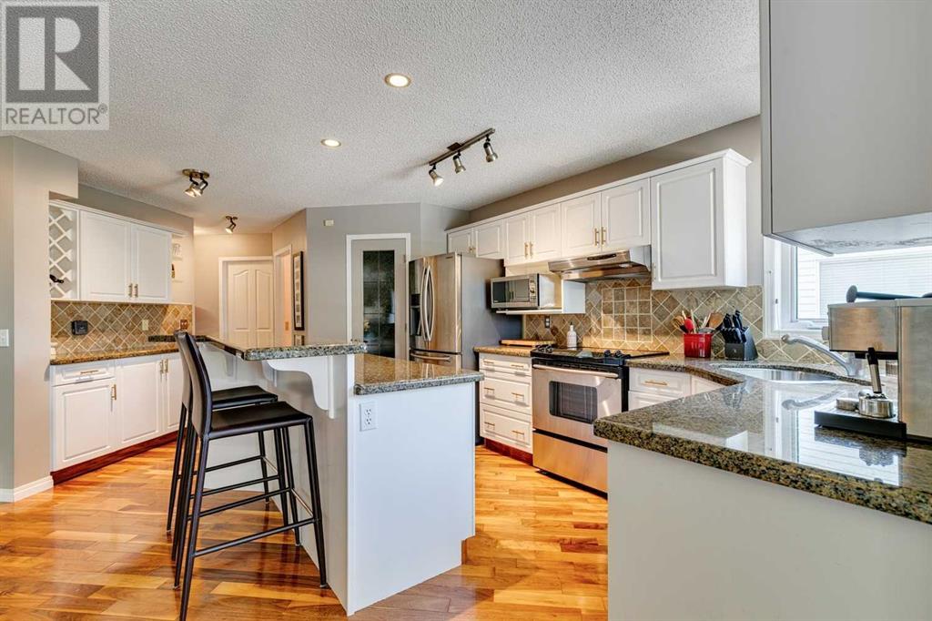 Single Family House for Sale in  Douglasdale Point SE Douglasdale/Glen Calgary 