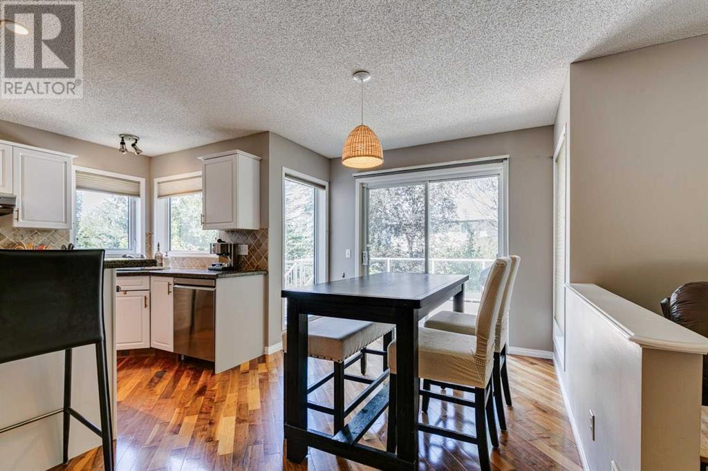 Single Family House for Sale in  Douglasdale Point SE Douglasdale/Glen Calgary 
