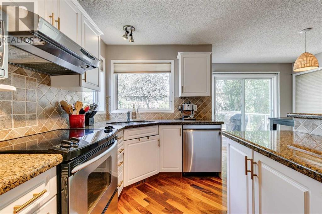 Single Family House for Sale in  Douglasdale Point SE Douglasdale/Glen Calgary 