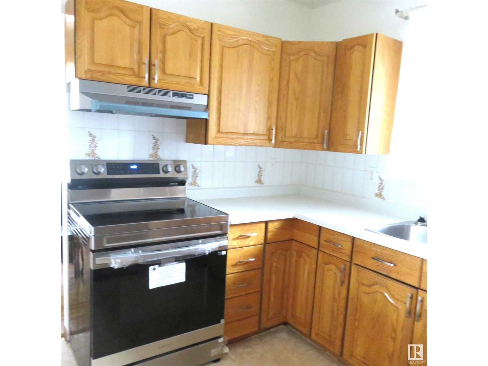 Photo 13 of 13719 118 Av Nw, Edmonton AB