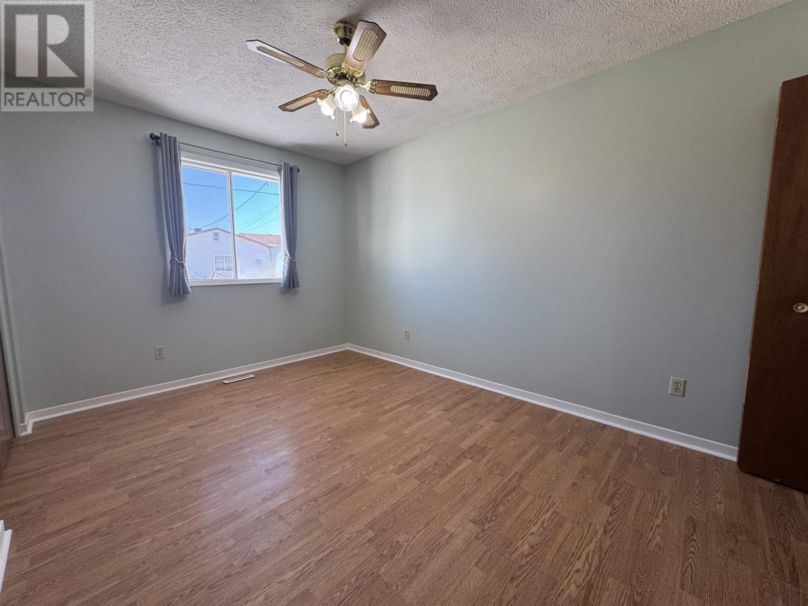 Photo 13 of 77 Matachewan Rd, Manitouwadge ON