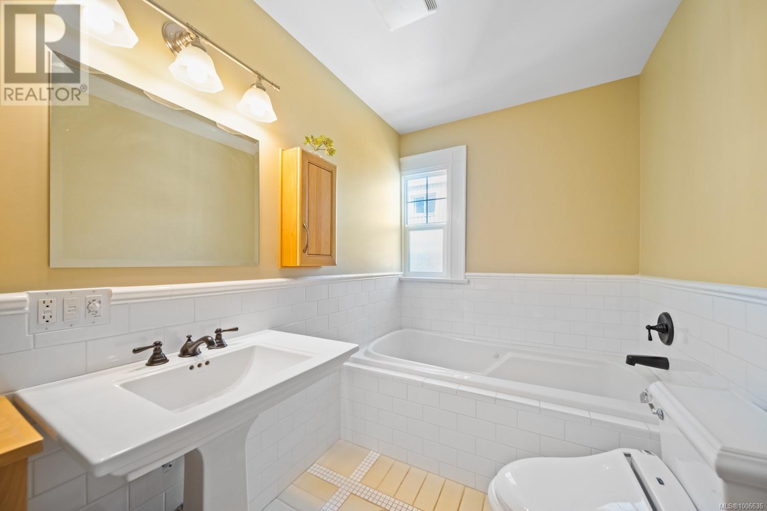 135 NEWCASTLE AVE - Image 31
