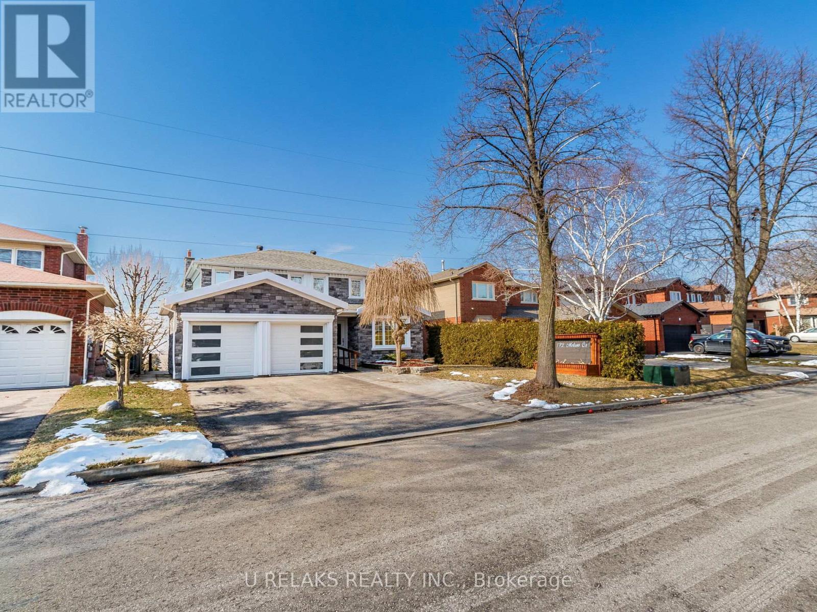 Photo 35 of 172 Melissa Crescent, Whitby ON