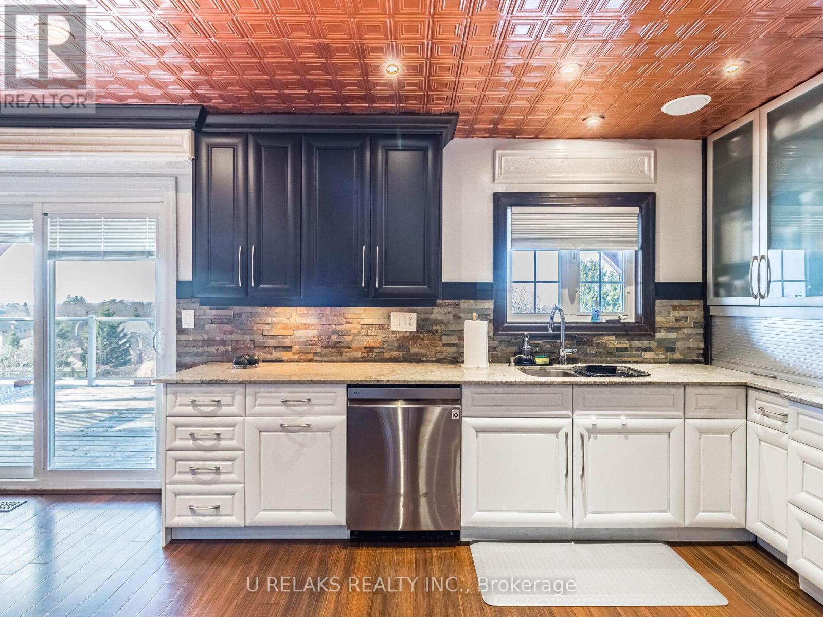 Photo 41 of 172 Melissa Crescent, Whitby ON