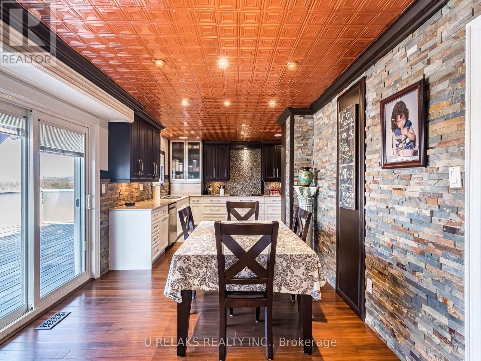 Photo 42 of 172 Melissa Crescent, Whitby ON