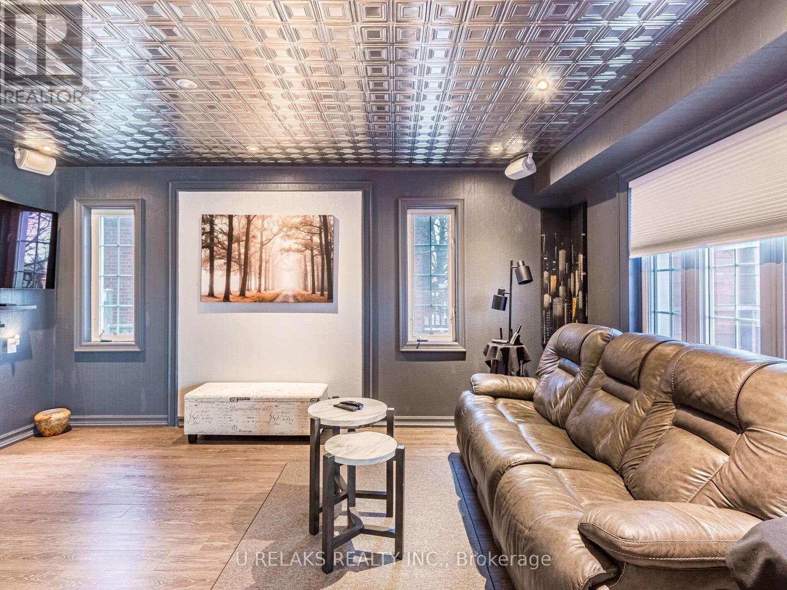 Photo 47 of 172 Melissa Crescent, Whitby ON