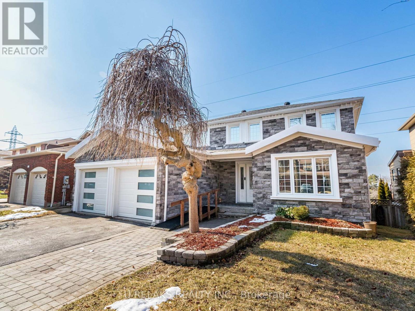 Photo 32 of 172 Melissa Crescent, Whitby ON