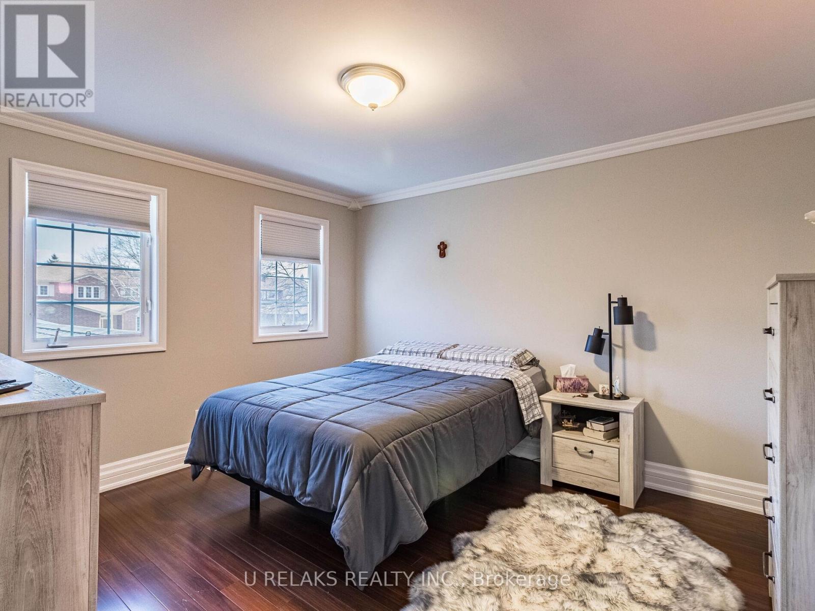 Photo 28 of 172 Melissa Crescent, Whitby ON