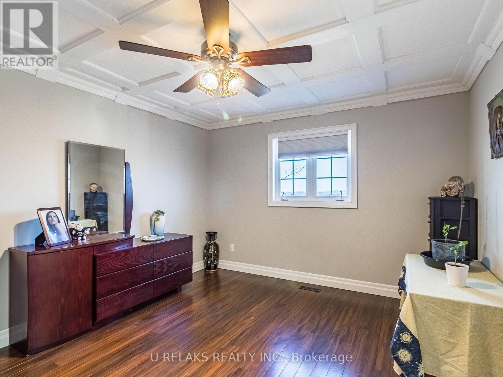 Photo 16 of 172 Melissa Crescent, Whitby ON