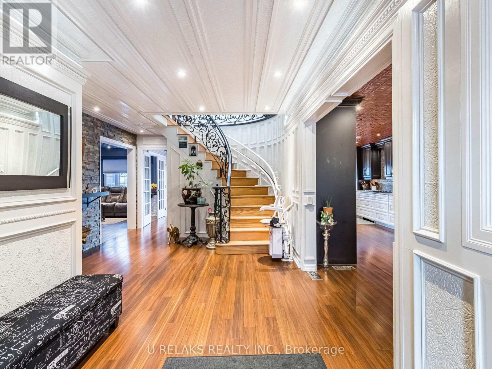Photo 26 of 172 Melissa Crescent, Whitby ON