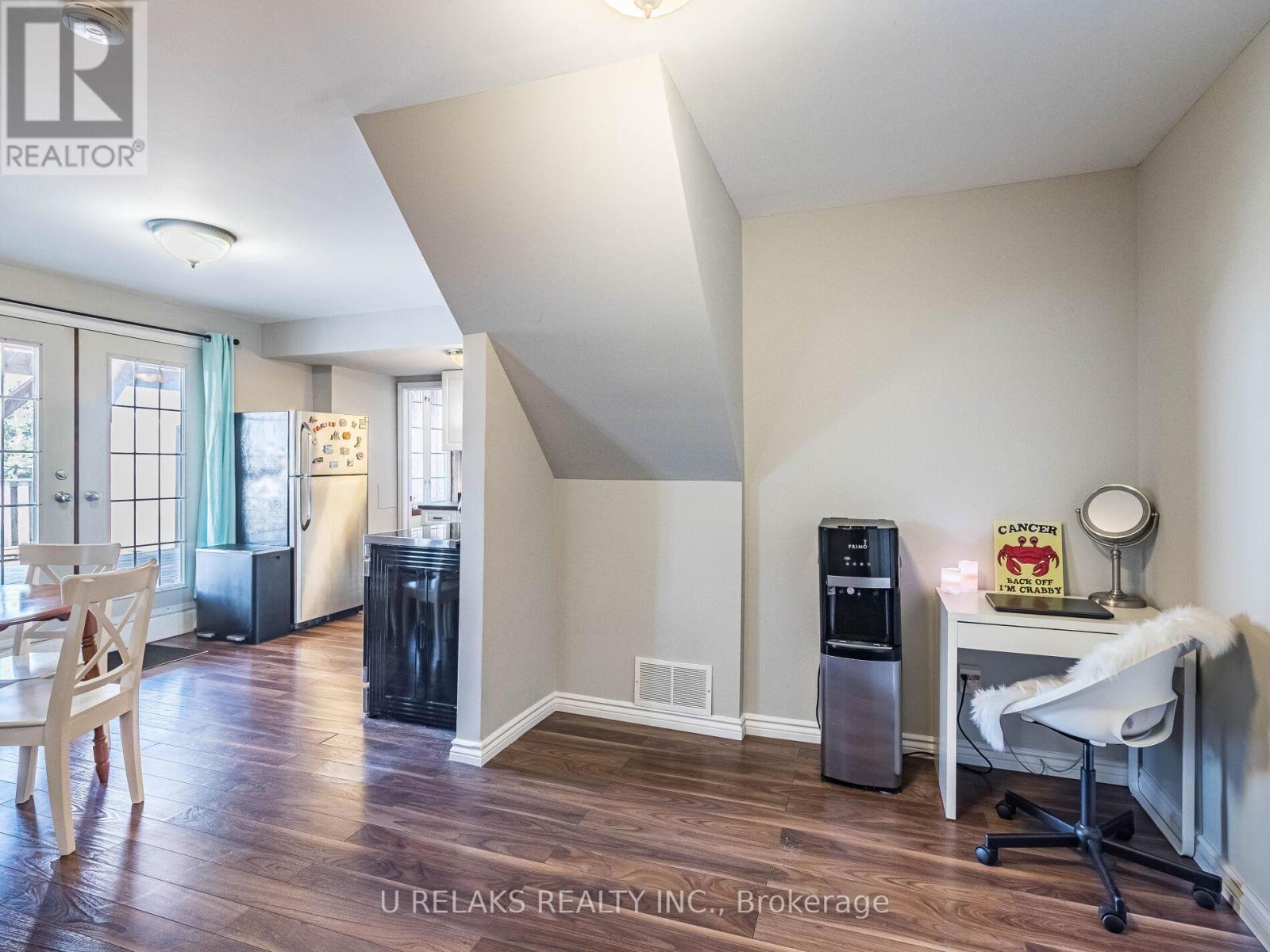 Photo 46 of 172 Melissa Crescent, Whitby ON