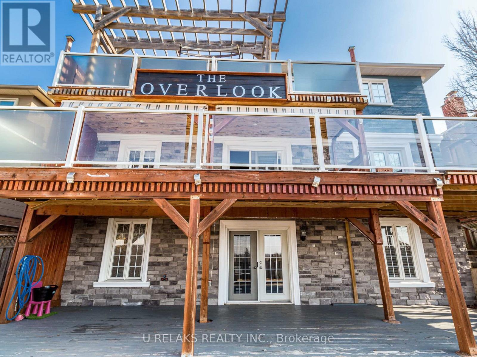 Photo 12 of 172 Melissa Crescent, Whitby ON