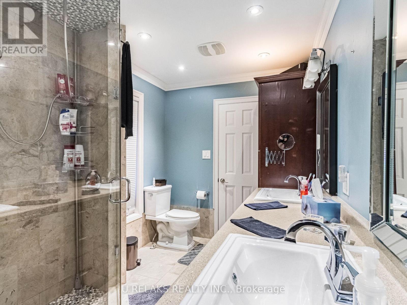 Photo 29 of 172 Melissa Crescent, Whitby ON
