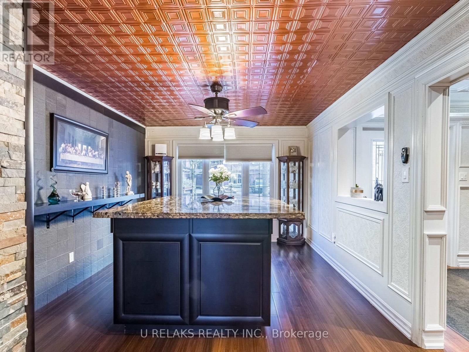 Photo 23 of 172 Melissa Crescent, Whitby ON