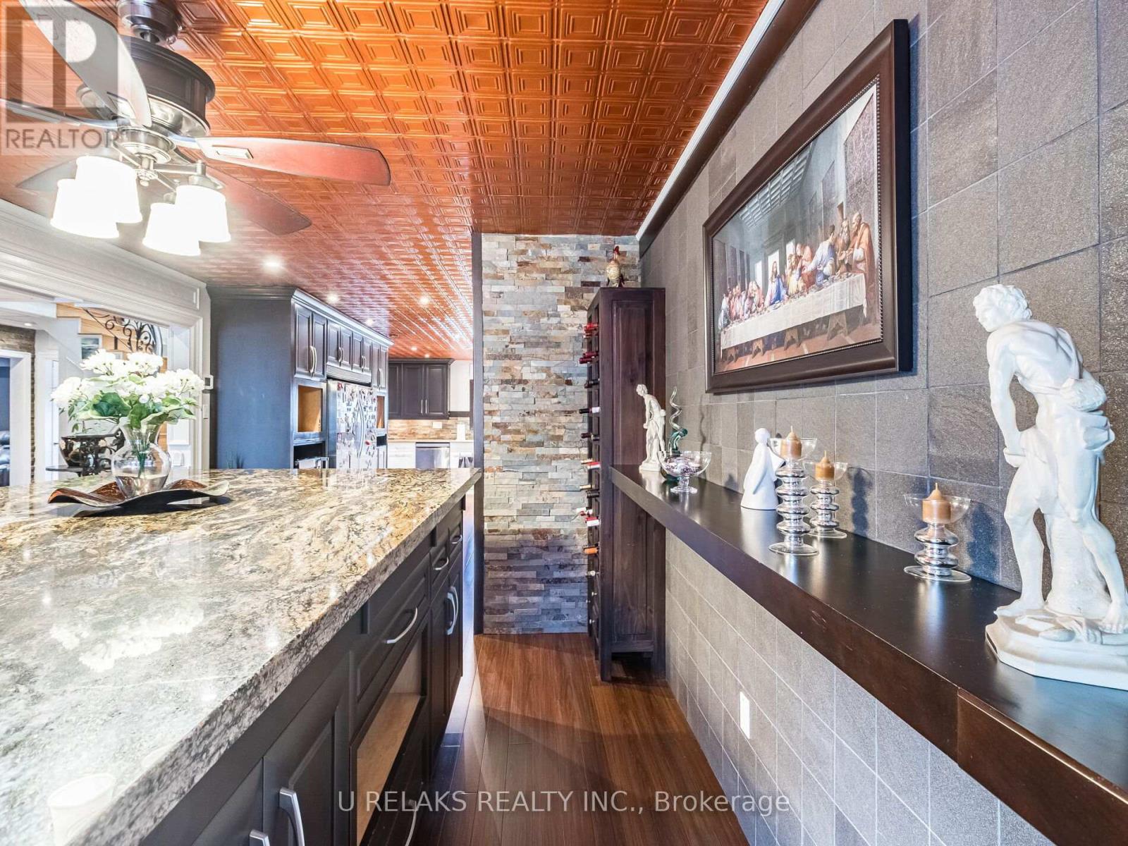 Photo 30 of 172 Melissa Crescent, Whitby ON