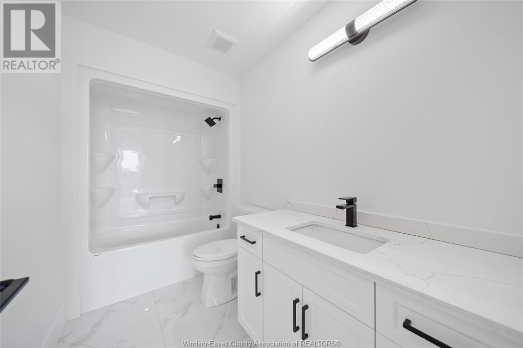 Photo 36 of 7355 Garnet, Mcgregor ON