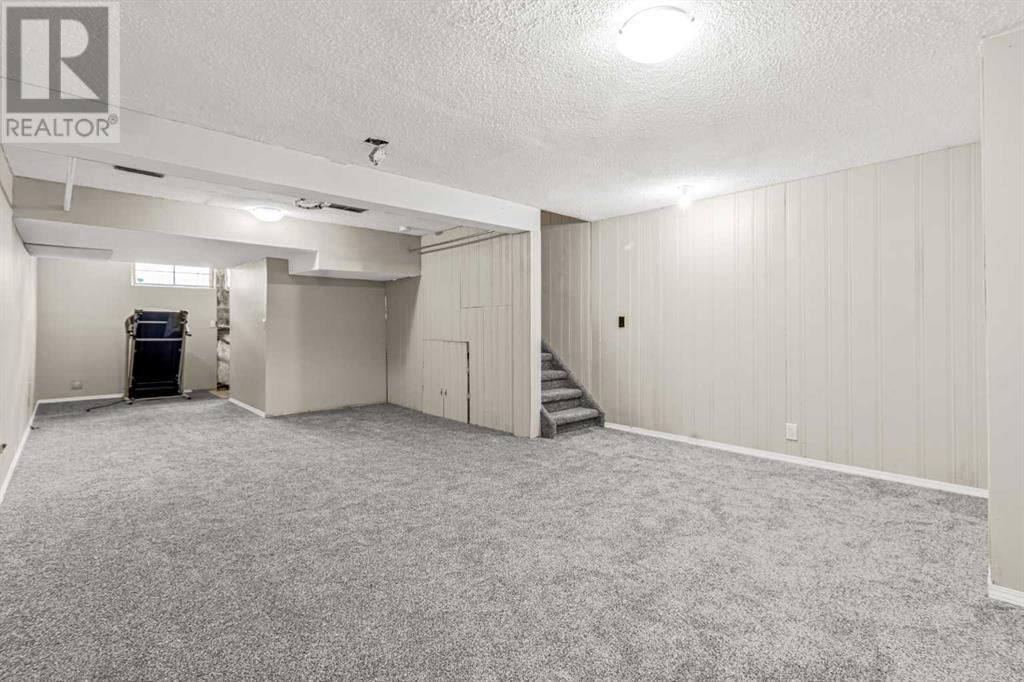 Single Family House for Sale in  Falton Drive NE Falconridge Calgary 