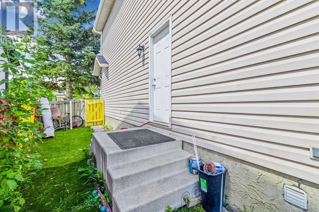 Single Family House for Sale in  Falton Drive NE Falconridge Calgary 