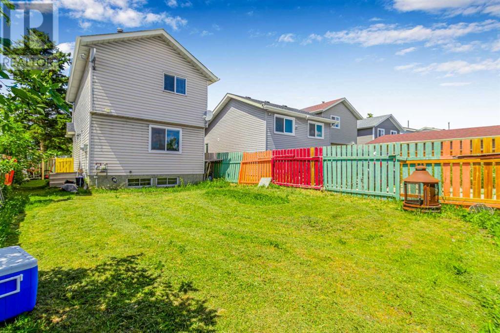 Single Family House for Sale in  Falton Drive NE Falconridge Calgary 