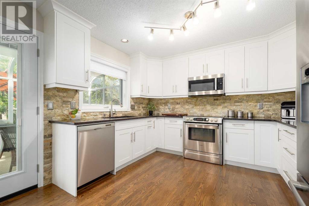 Single Family House for Sale in  Douglas Woods Hill SE Douglasdale/Glen Calgary 