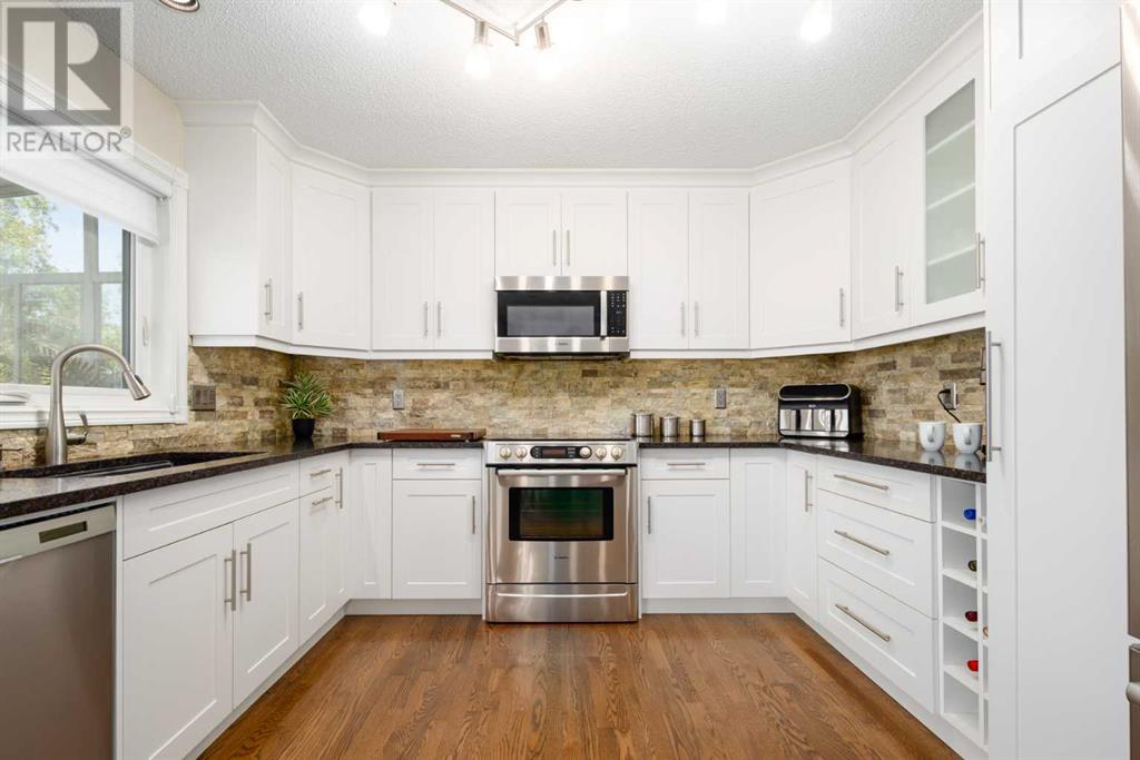 Single Family House for Sale in  Douglas Woods Hill SE Douglasdale/Glen Calgary 