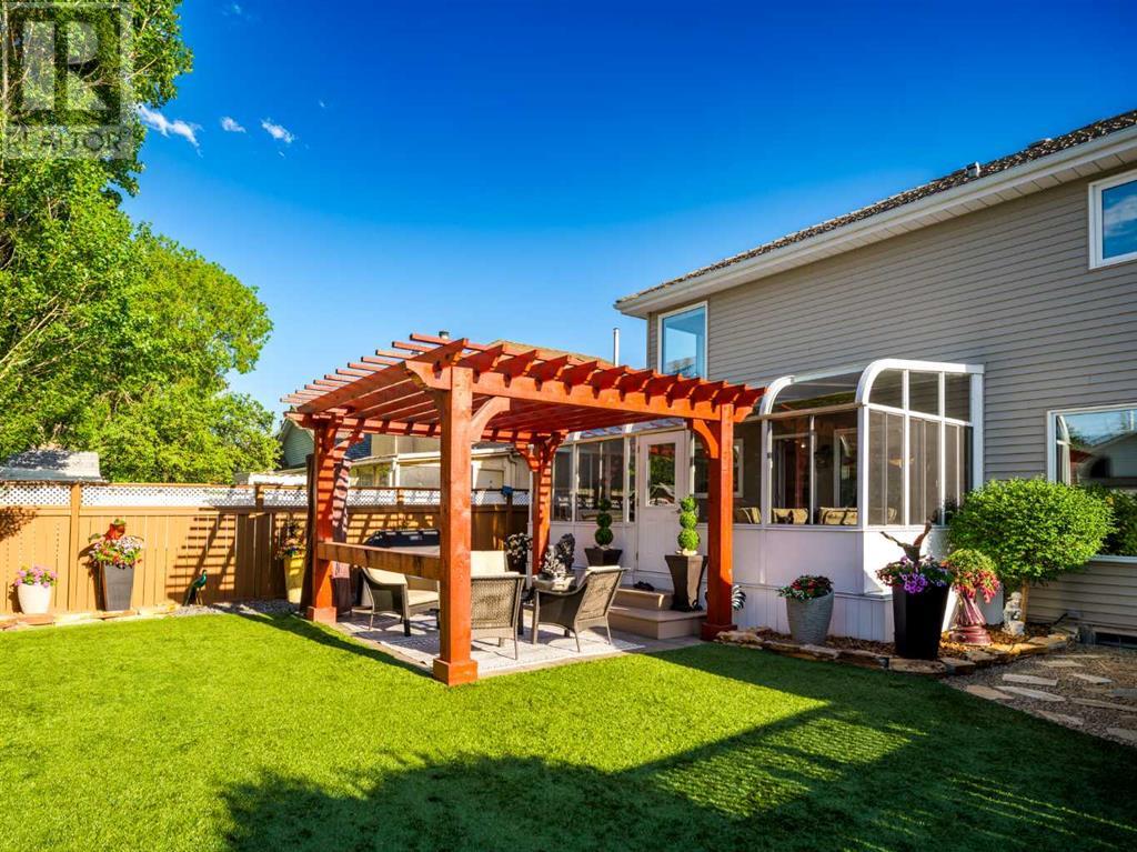 Single Family House for Sale in  Douglas Woods Hill SE Douglasdale/Glen Calgary 