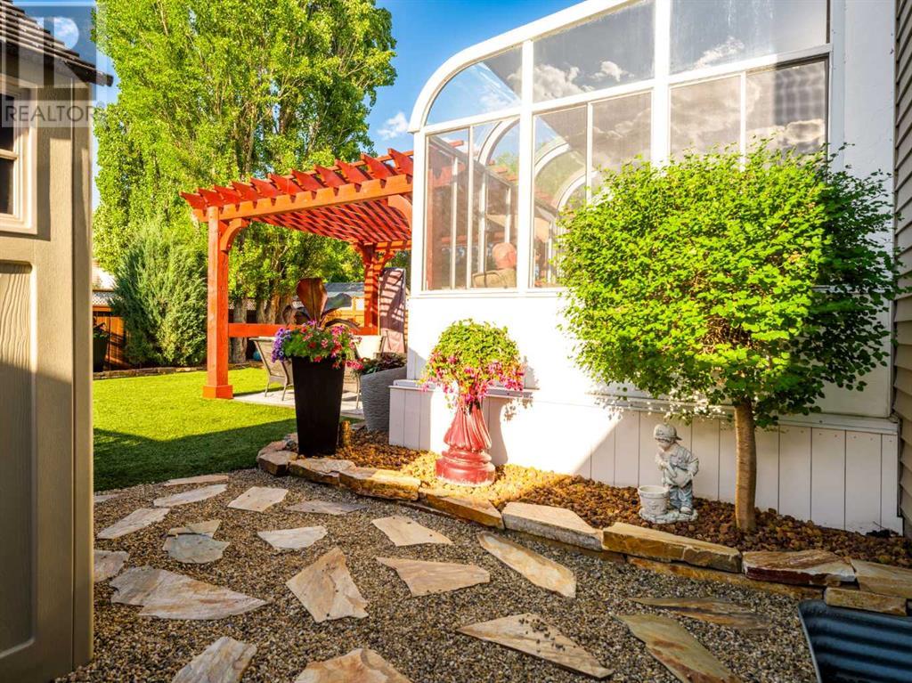 Single Family House for Sale in  Douglas Woods Hill SE Douglasdale/Glen Calgary 