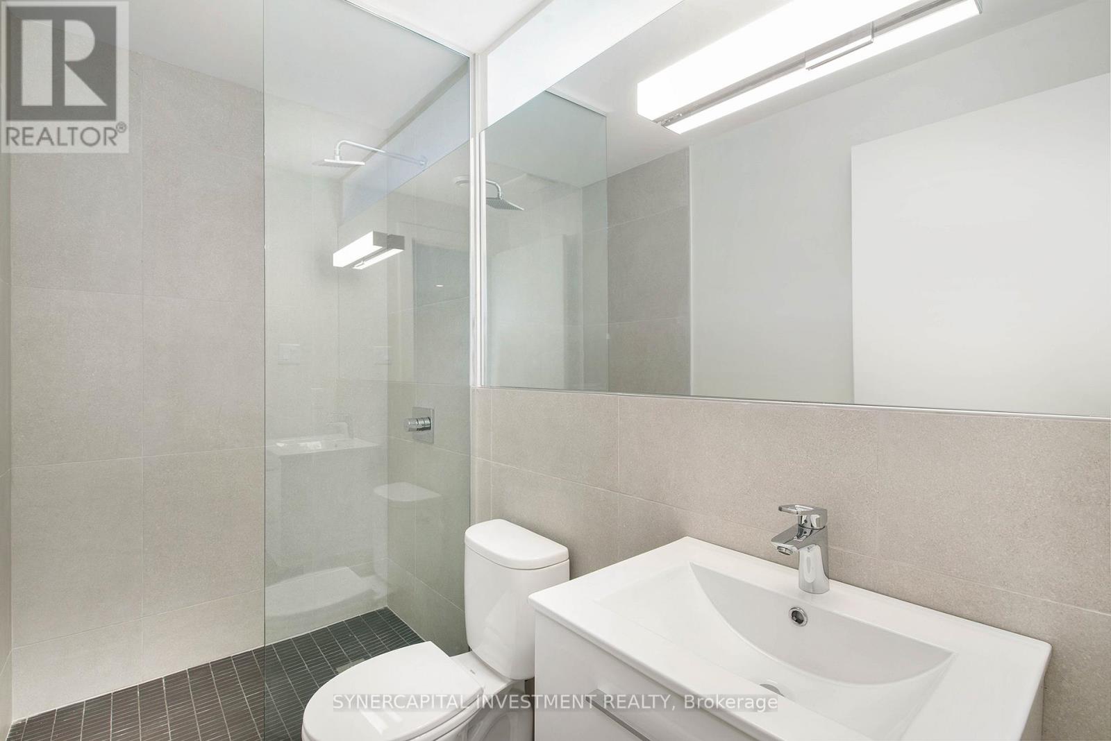 Ensuite Bathroom 1
