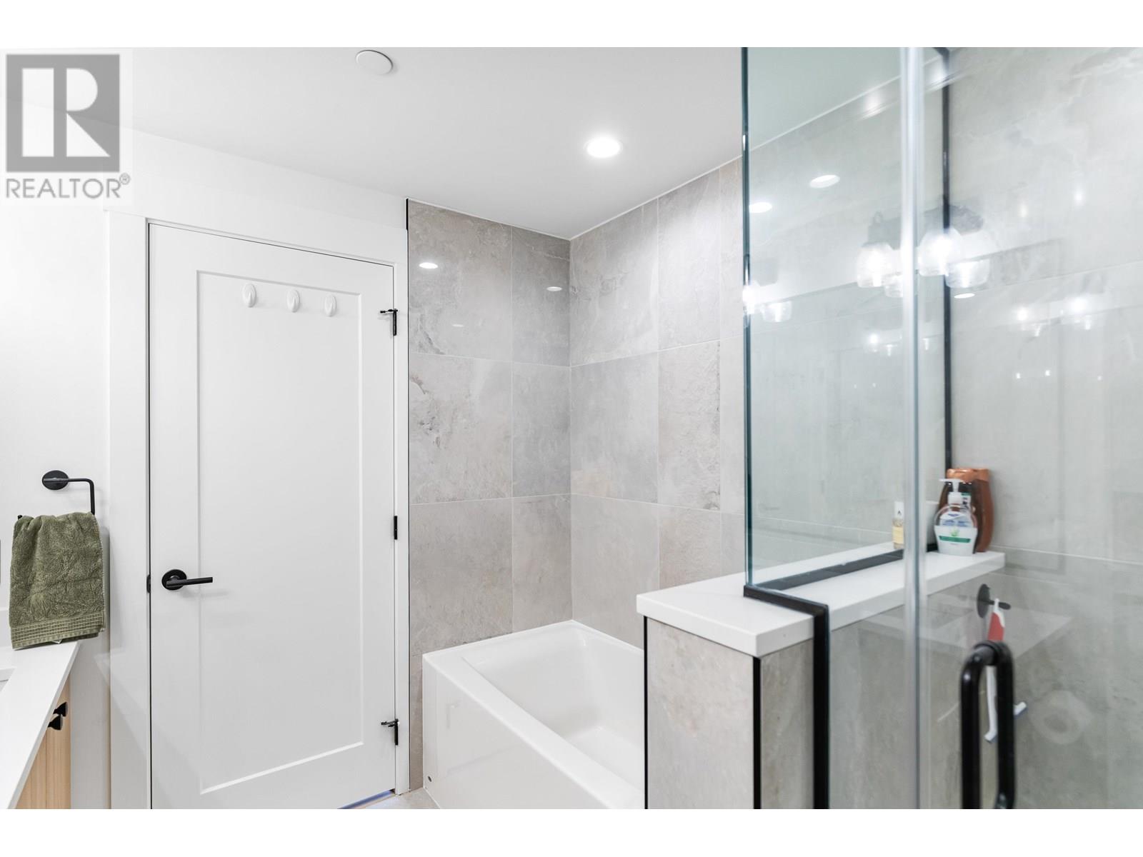 Photo 17 of 506 22226 Brown Avenue, Maple Ridge BC
