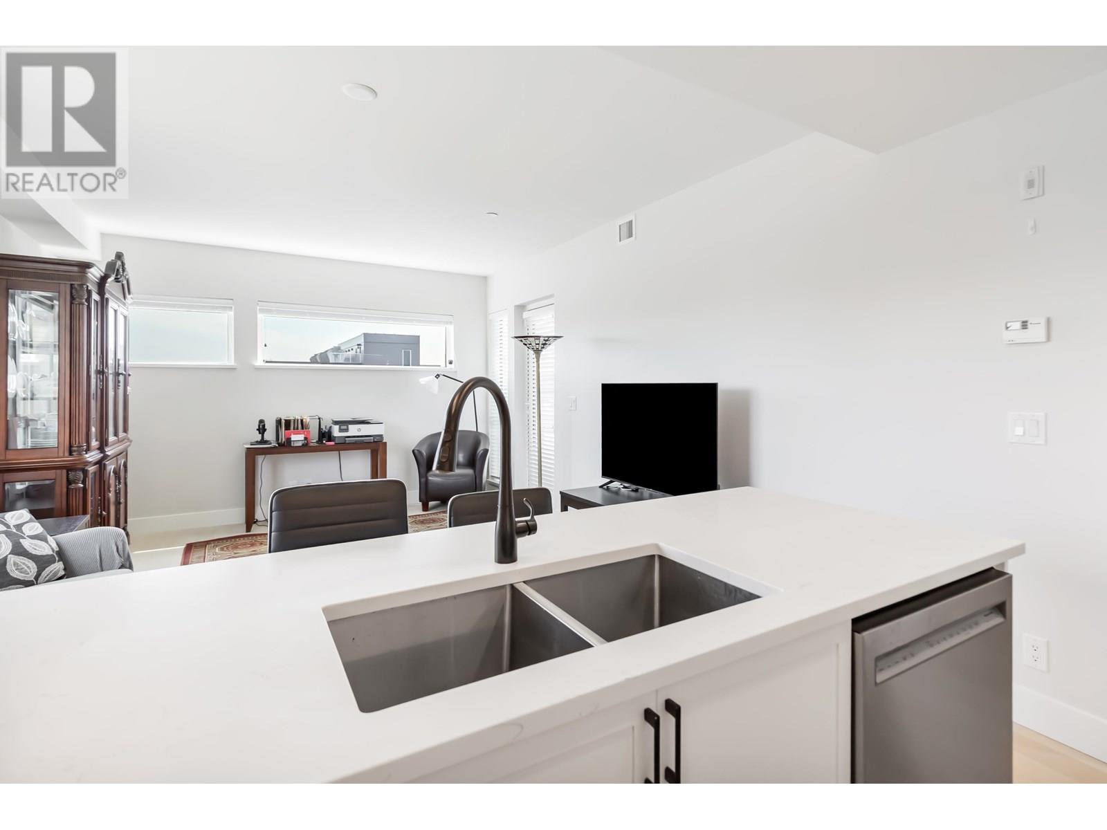 Photo 8 of 506 22226 Brown Avenue, Maple Ridge BC
