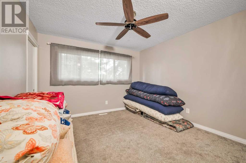 Single Family House Bi-level for Sale in  Temple Drive NE Temple Calgary 