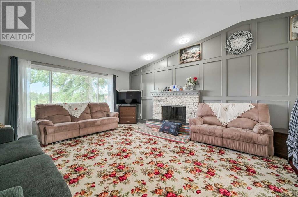 Single Family House Bi-level for Sale in  Temple Drive NE Temple Calgary 