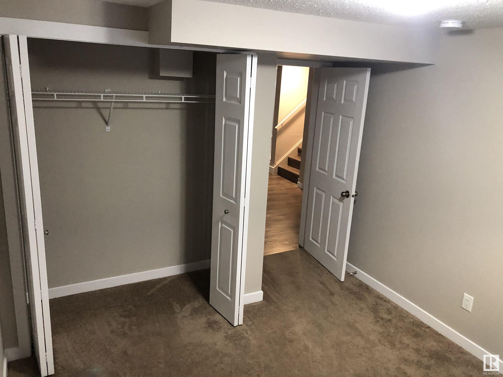 Photo 15 of 7227 152 A Av Nw, Edmonton AB