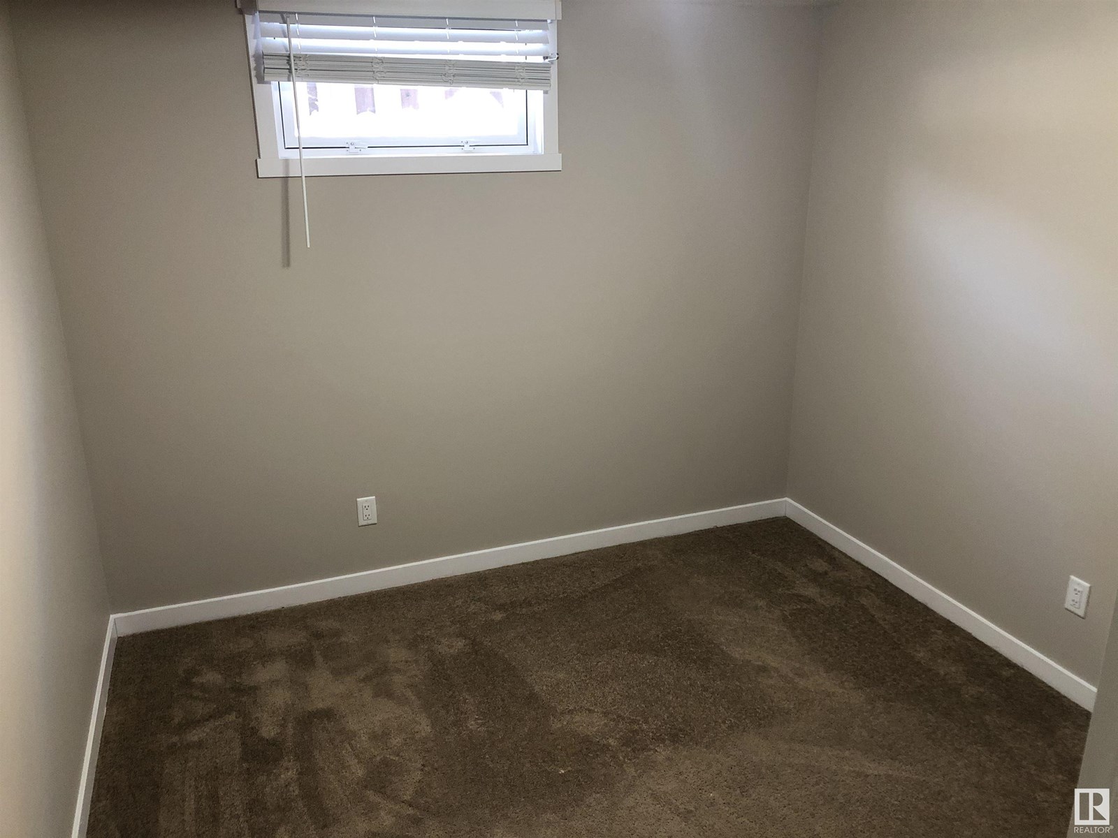 Photo 6 of 7227 152 A Av Nw, Edmonton AB