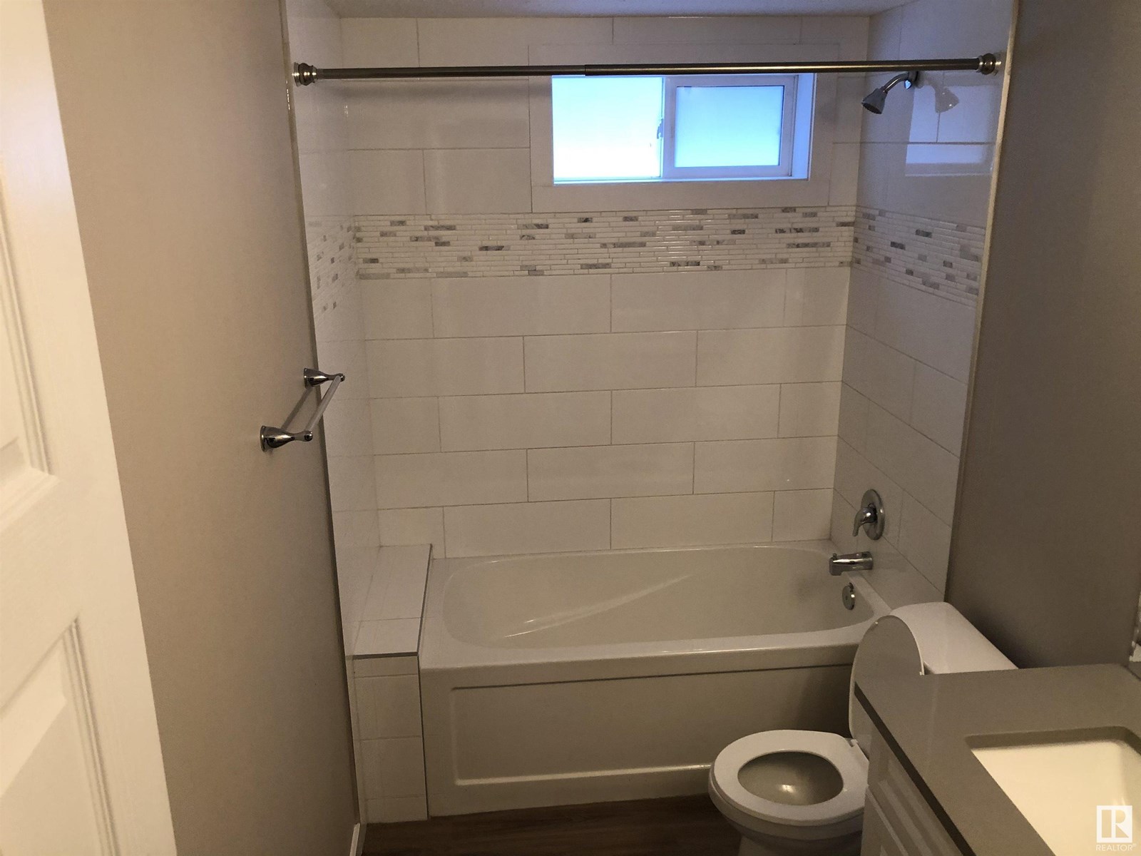 Photo 21 of 7227 152 A Av Nw, Edmonton AB