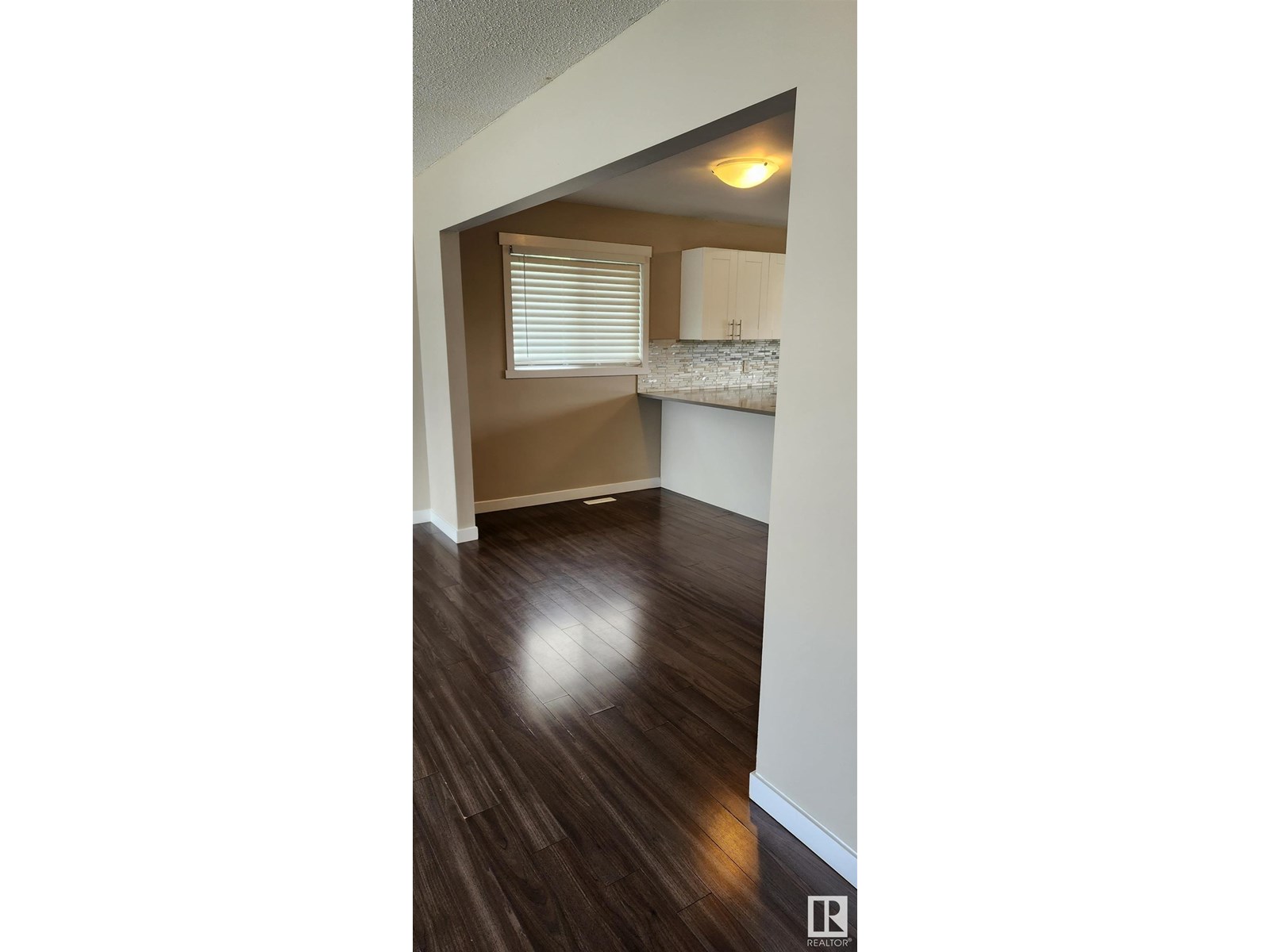 Photo 14 of 7227 152 A Av Nw, Edmonton AB