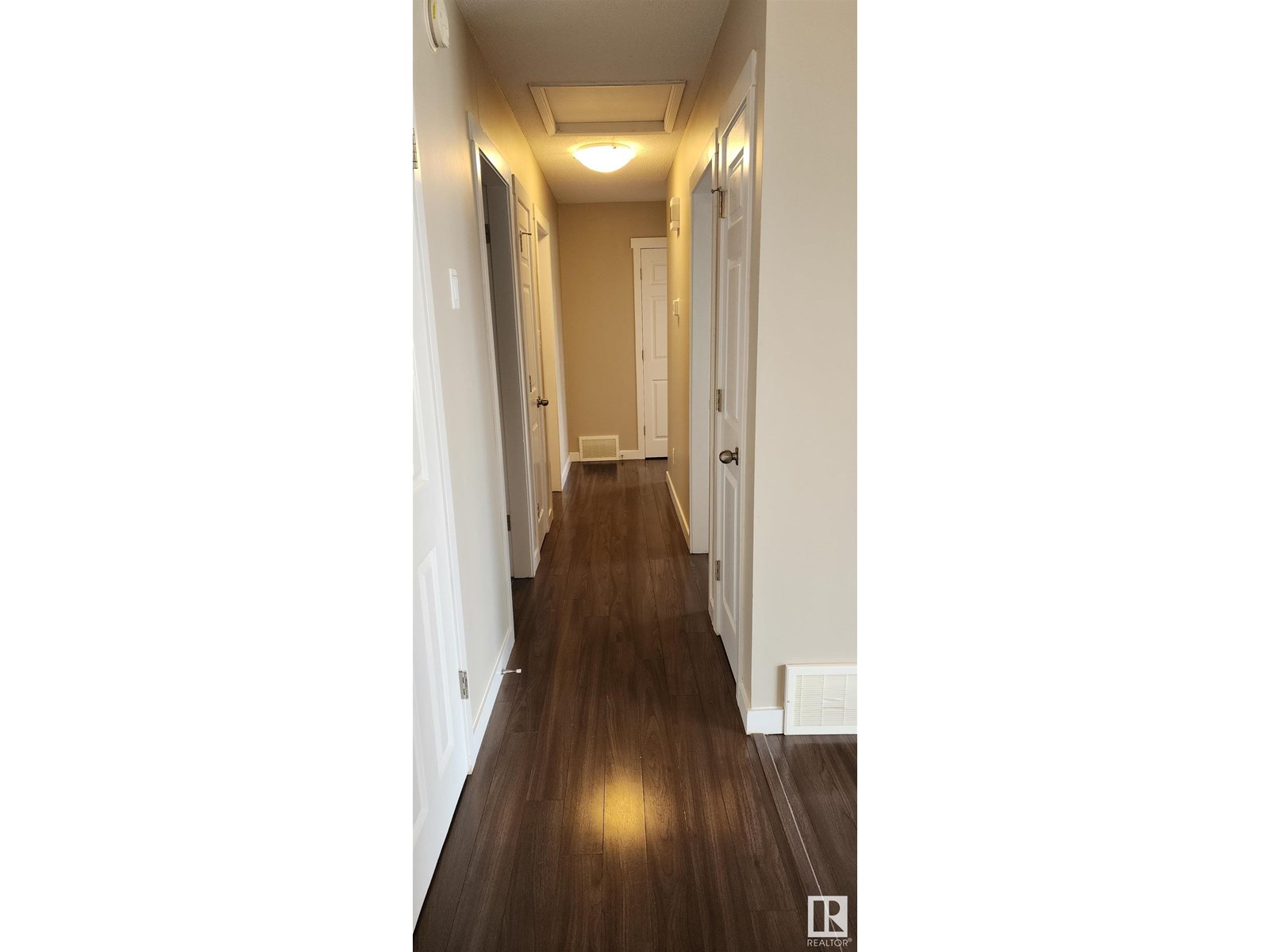 Photo 13 of 7227 152 A Av Nw, Edmonton AB