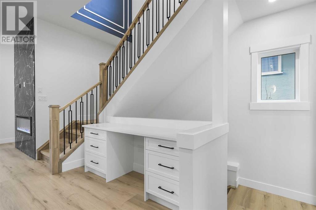 Single Family House for Sale in  Hartford Road NW Highwood Calgary 
