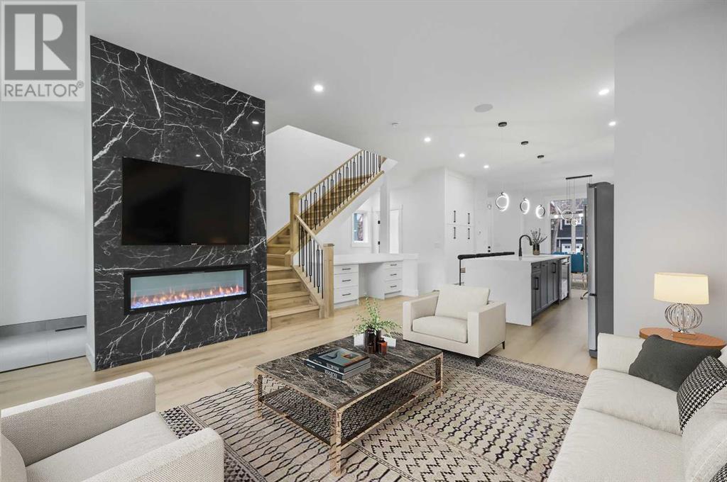 Single Family House for Sale in  Hartford Road NW Highwood Calgary 
