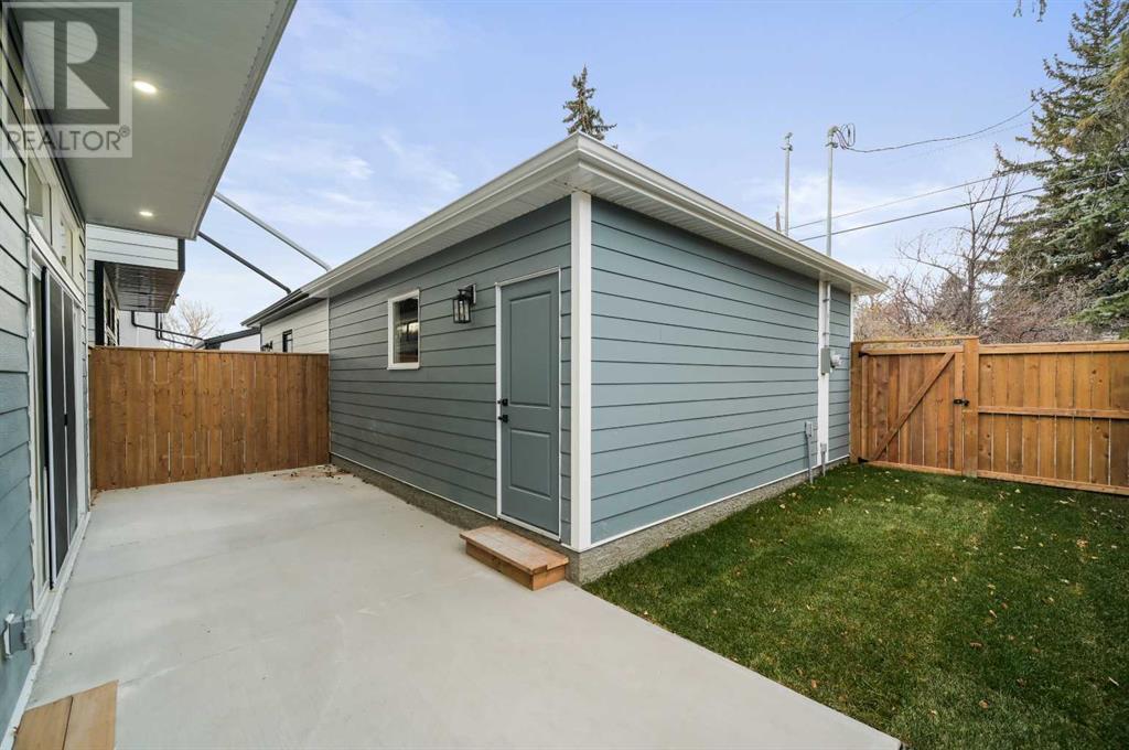 Single Family House for Sale in  Hartford Road NW Highwood Calgary 